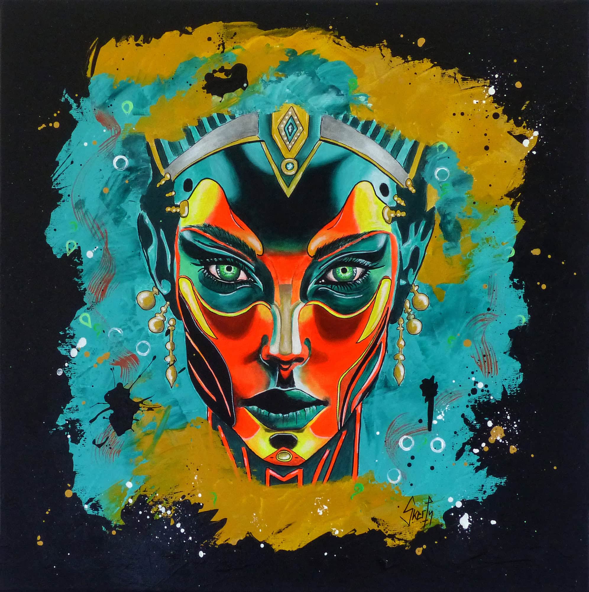 Peinture d'un visage de femme stylisé au maquillage tribal orange et turquoise, diadème doré et yeux verts, sur fond ocre et turquoise