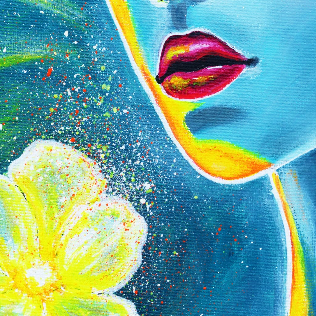 Indigo peinture, détail du portrait, menton et bouche, reflet lumineux sur l'arête du visage donné par la fleur jaune fluo